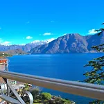 Apartment With Lake View