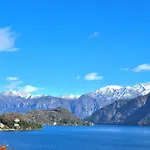 Apartment With Lake View