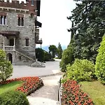 Charming Apartment Lake Front