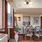 Charming Apartment Lake Front