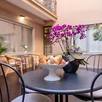 Boutique Apartment By Rent All Como