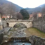 Lake House Canzo