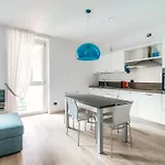 My Home At The Como Lake - Private Parking