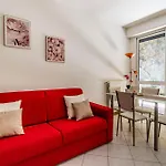 Private Garden & Garage - Self Check-In & Remote Access