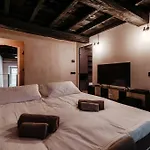 Writer\'S Loft In Como - The House Of Travelers