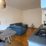 The Little Duck - Modern Apartment With Balcony