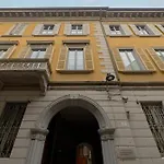Writer\'S Loft In Como - The House Of Travelers