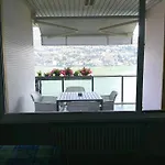 Lakeviewcabin - Apartment With Lake View
