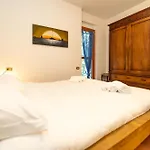 Casa Con Parcheggio, Piscina Giardino, Barbecue