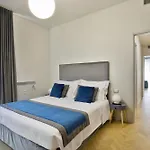 Como Lake Suites