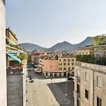 Como Lake Suites
