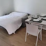 The Running Lake Holiday Apartment - Villa Olmo