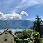 Stunning Renovated Flat On Lake Como With Parking