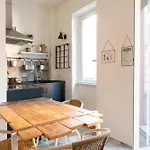 Happy Travelers Apartment By Holiday Solutions