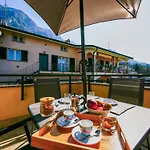 Balcony Lake View Apartment