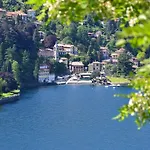 Le Finestre Sul Lago