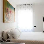Ng Como Lake Apartments