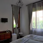 La Tana Rooms