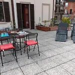 Voi Da Noi Intero Appartamento Con Parcheggio Privato