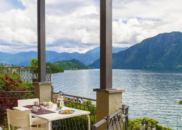 Apartment With Lake View