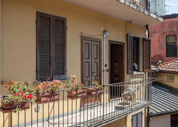 Como Renovated Apartment