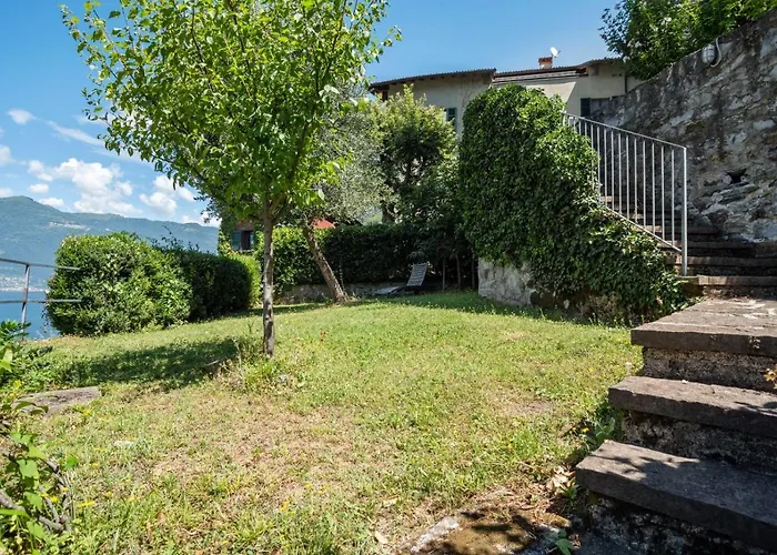 Nesso Apt With Private Parking & Shared Pool!