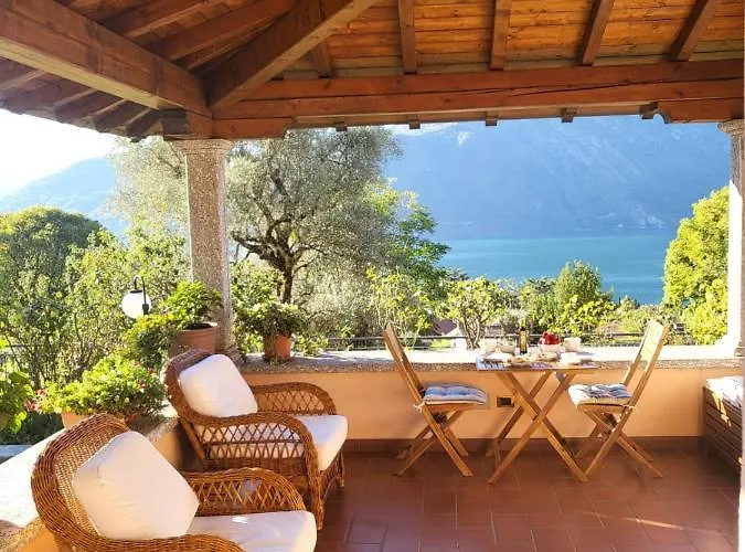 Casa Intignano - Camera Con Bagno E Portico Vista Lago