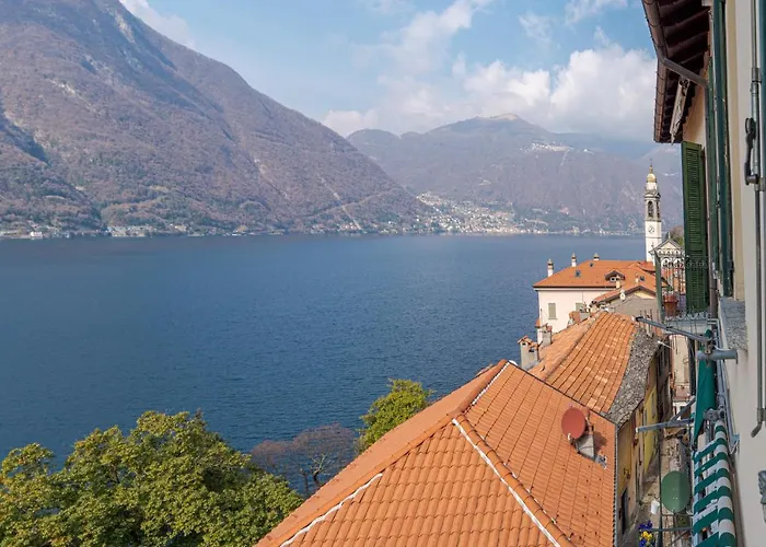 Bright Apartment In Nesso With Lake View!