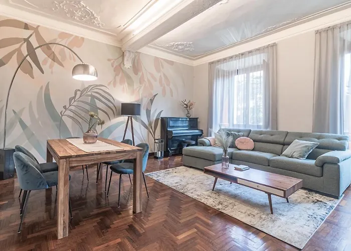 5 Min Historic Center Luxury White Lotus Mansion