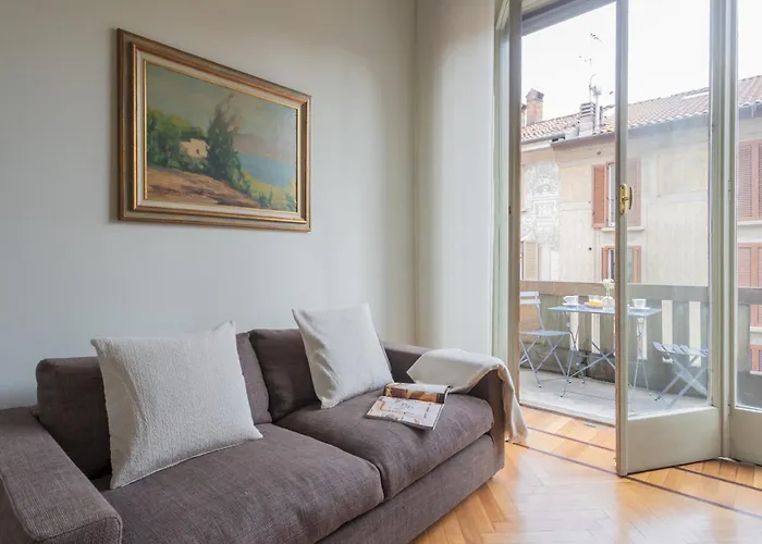 Garibaldi\'S Balcony By Rent All Como