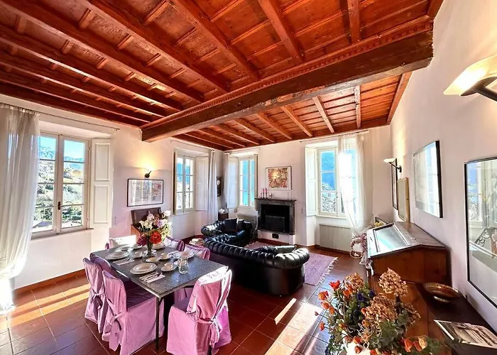 Elegant Apartment Inside Villa Fontana