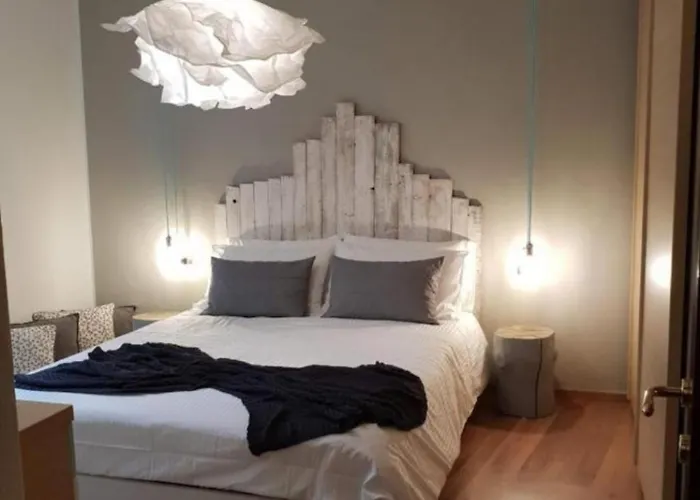 Lake Alley Apartment