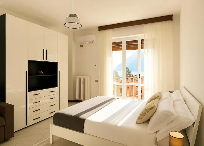Lake View Apartment - Parking Included