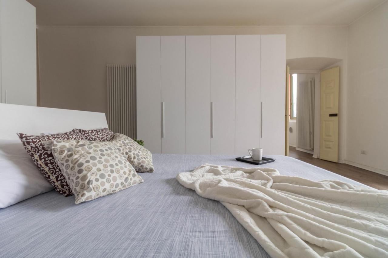 Lungolago Apartment *
