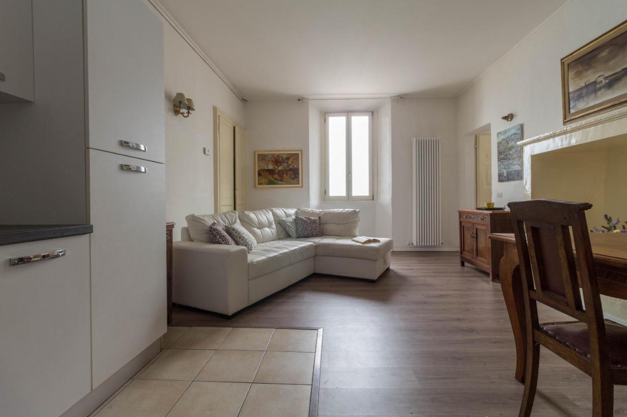 Lungolago Apartment *