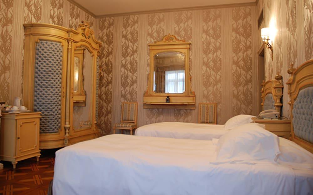 Hotel Flori 4*