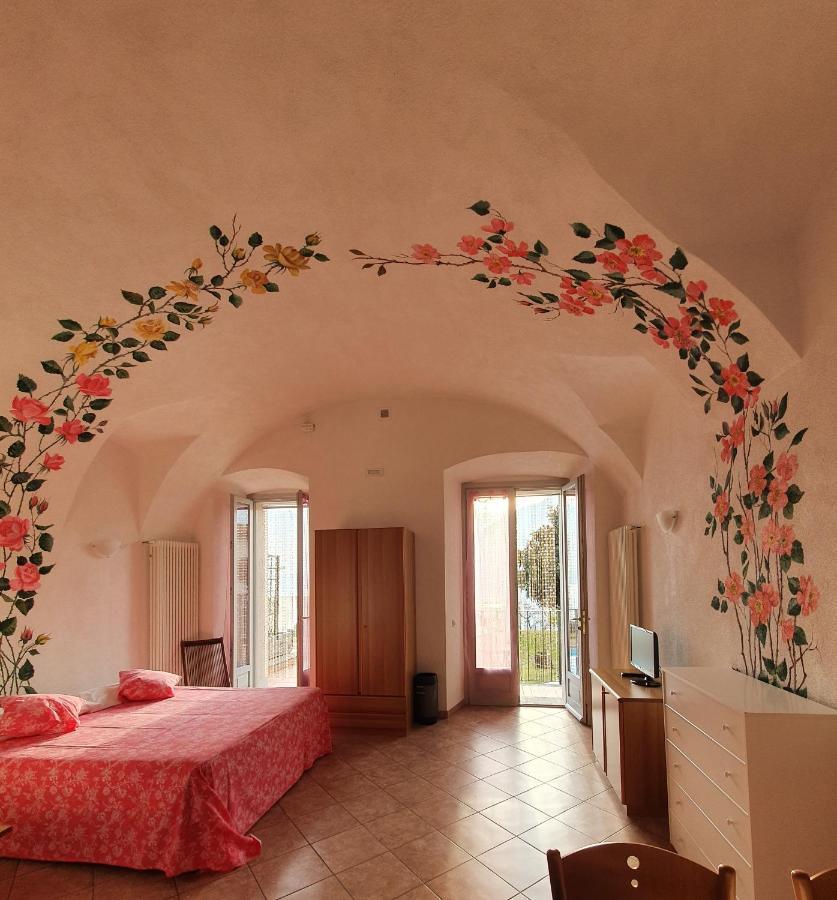 Celeste Aparthotel 2*