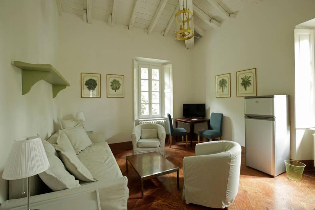 Apartment Bilocale Nel Parco Di Erba Cernobbio