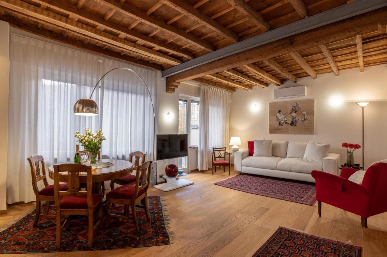 Boutique By Rent Apartment Como