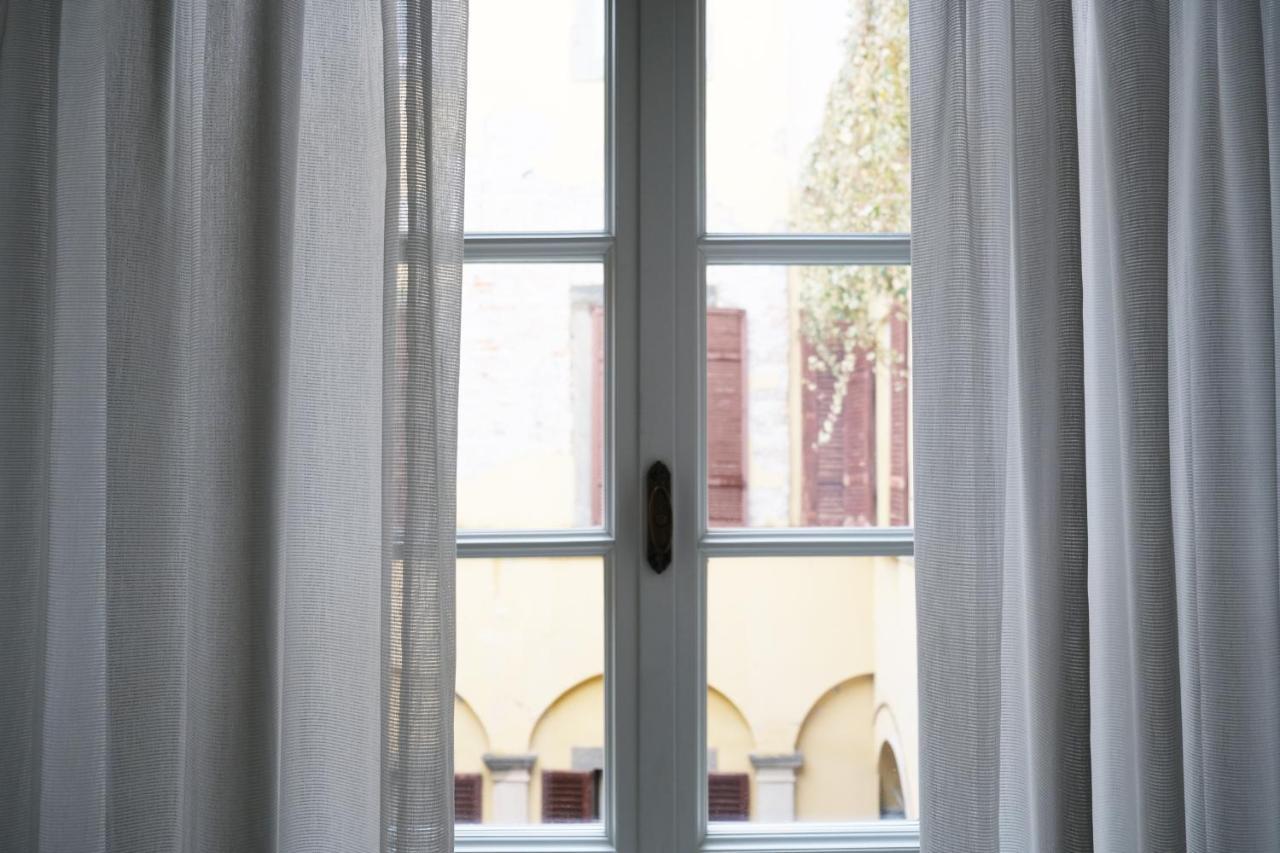 Palazzo Albricci Peregrini *