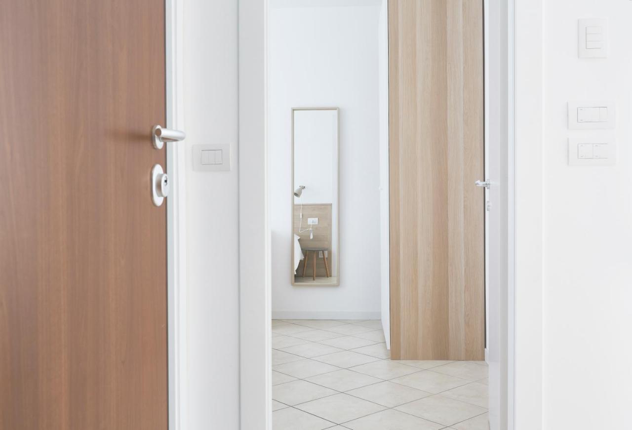 1 Apartment *