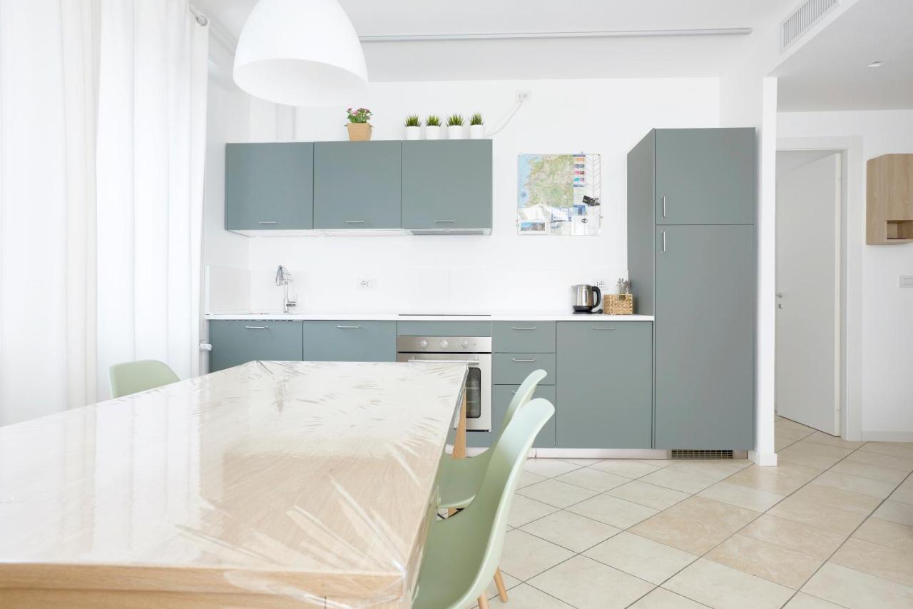 1 Apartment *