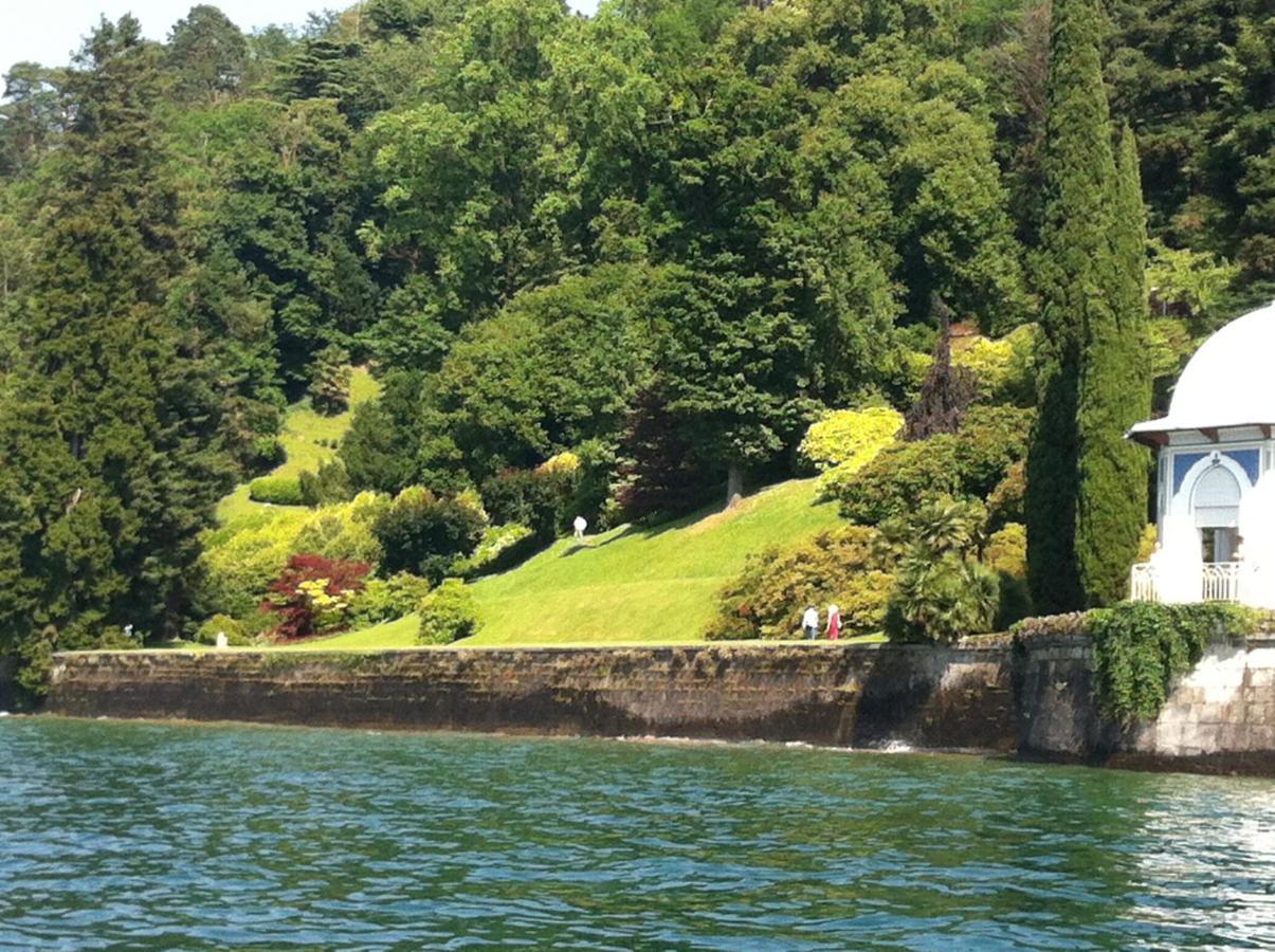 Lake View Apartment