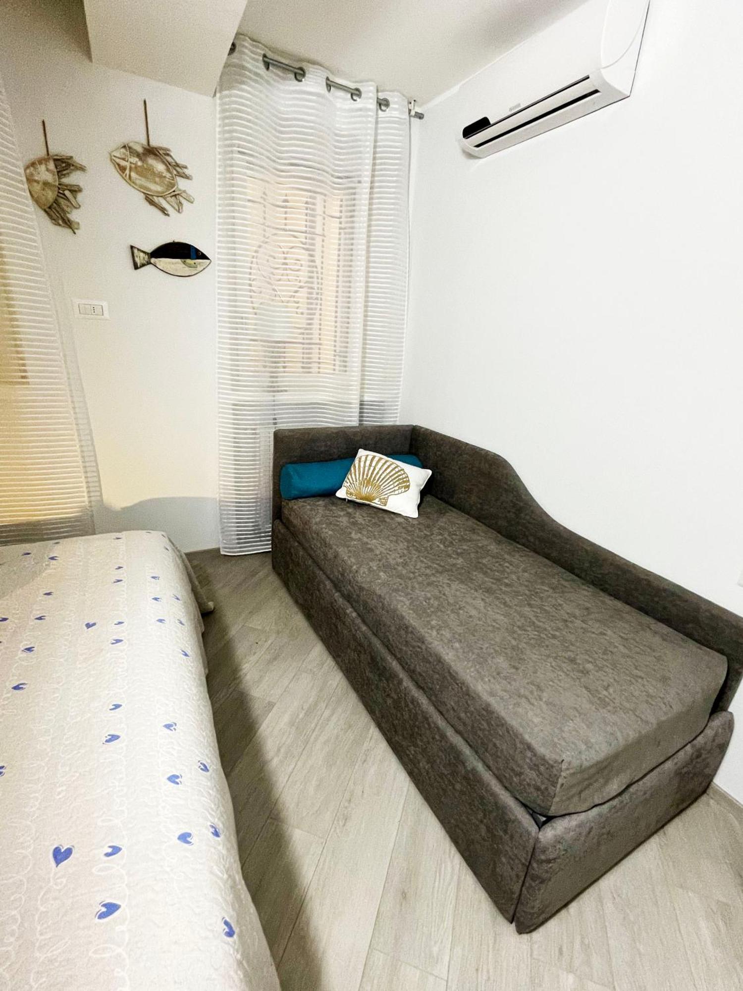 Blue House Apartment
