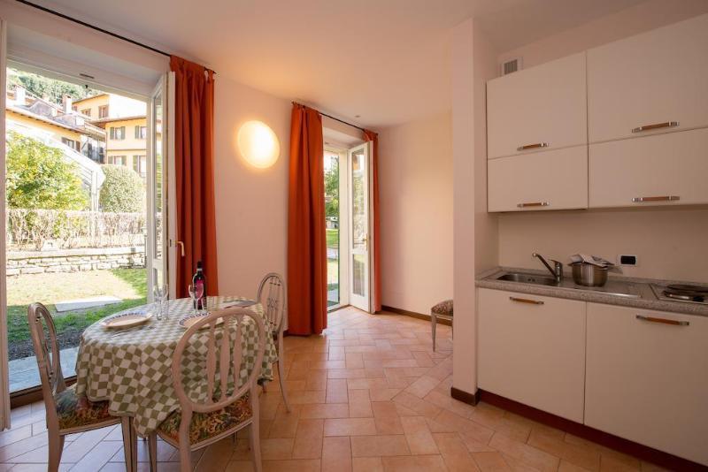 Aparthotel La Limonera 3*