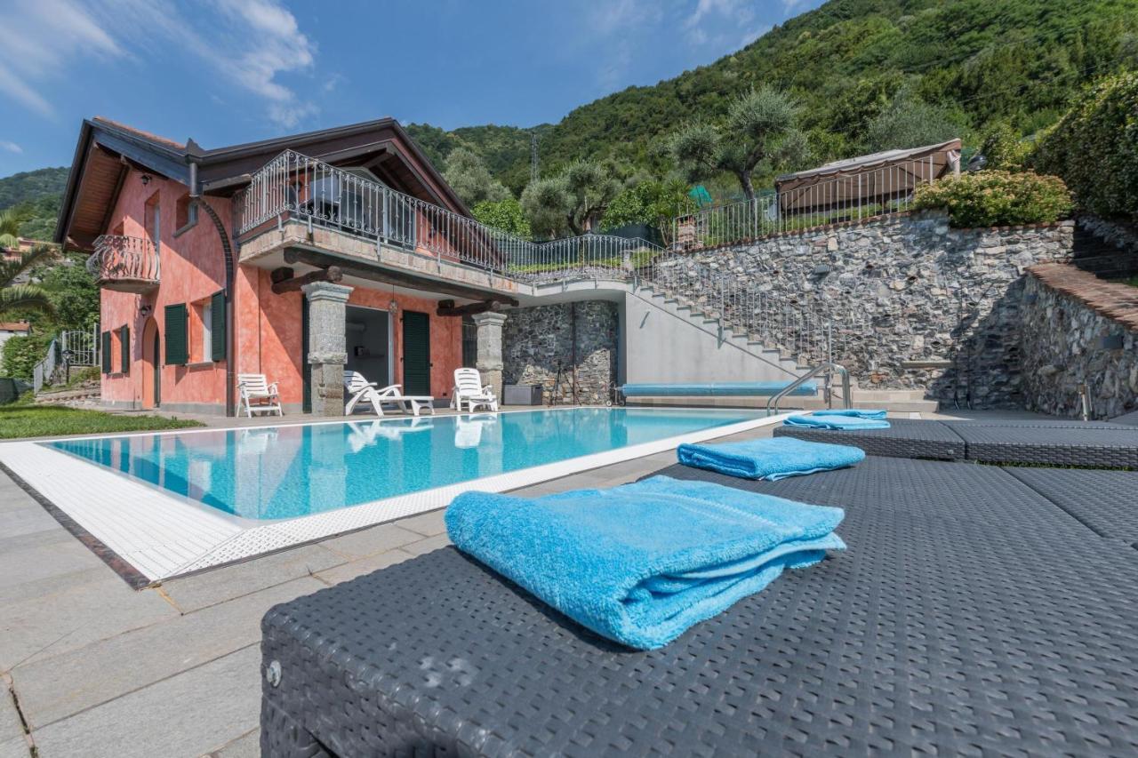 Privata Con Piscina Villa