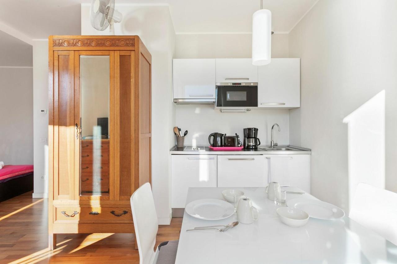 Side Apartment *