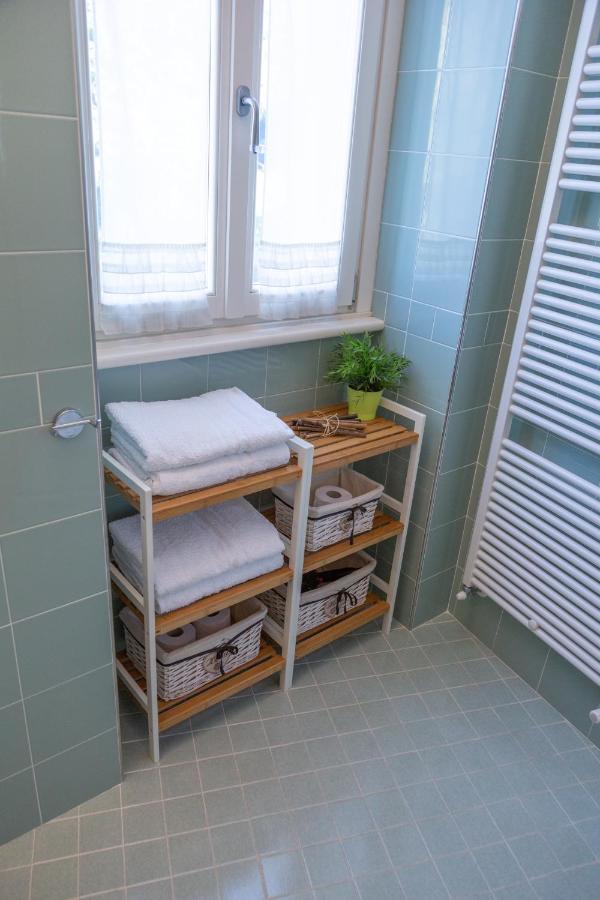Apartment Pool Near Free Parking *