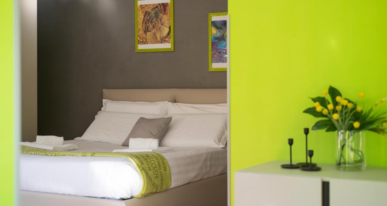 Apartment Joivy Vibrant Studio Near Train Station Como