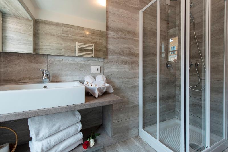 Britannia Luxury 3* Como